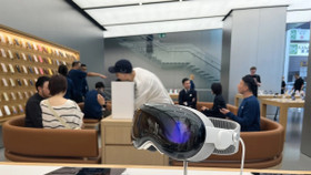 Một cửa hàng Apple Store tại Hồng Kông trong ngày ra mắt Vision Pro