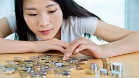 Giới trẻ Trung Quốc đang tập trung thực hành tiết kiệm, khác với xu hướng tiêu pha thoải mái hơn của Gen Z thế giới