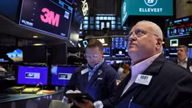 Chứng khoán Mỹ tiếp tục mất đà khi giới đầu tư đánh giá lại triển vọng cắt giảm lãi suất