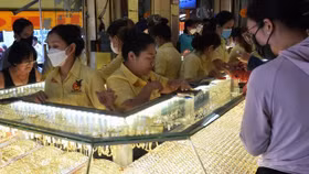 Vàng thế giới phục hồi, trong nước vẫn đi ngang
