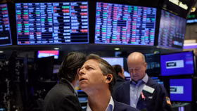 Cổ phiếu chip AI gây áp lực lên Phố Wall