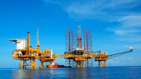 Bức tranh ngành dầu khí nửa cuối năm 2024: Những mảng màu sáng - tối đan xen