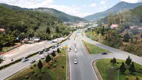 Thủ tướng chỉ đạo rà soát việc kết nối với các tuyến đường bộ cao tốc, phát huy tối đa hiệu quả đầu tư