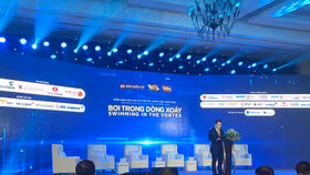 Ông Trần Quốc Phương, Thứ trưởng Bộ Kế hoạch và Đầu tư phát biểu tại diễn đàn