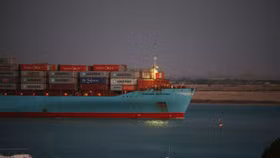 Thương mại toàn cầu xáo trộn vì "khủng hoảng kép" tại kênh đào Panama và Suez