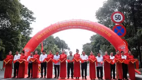 Thủ tướng Phạm Minh Chính cùng lãnh đạo các bộ, ngành và TP.HCM cắt băng khánh thành, thông xe hạng mục hầm chui Trần Quốc Hoàn – Phan Thúc Duyện