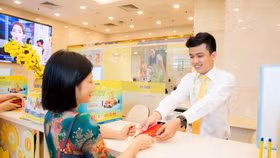 Ngân hàng tranh thủ tri ân khách hàng nhân dịp Tết Nguyên đán 2024