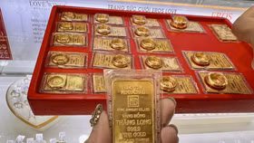 Giá vàng bật tăng trở lại, tiến sát ngưỡng 99 triệu đồng/lượng 