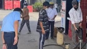 Kinh doanh hàng hoá vi phạm chất lượng, một cửa hàng xăng dầu bị xử phạt hàng trăm triệu