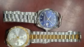 Khám kho hàng, phát hiện lượng lớn sản phẩm giả mạo nhãn hiệu đồng hồ Rolex, mũ thời trang Chanel, Louis Vuitton của Công ty Sơn Hà