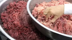 Biến thịt lợn thành thịt bò, nhiều đối tượng bị khởi tố hình sự về tội sản xuất hàng giả