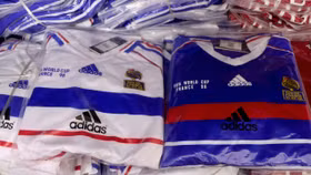 Kiểm tra điểm kinh doanh, lực lượng chức năng phát hiện lượng lớn quần áo có dấu hiệu giả mạo nhãn hiệu Puma, Adidas