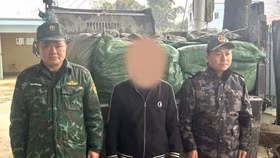 Bắt giữ nhiều đối tượng vận chuyển thuốc lá và nguyên liệu nhập lậu có giá trị lớn