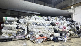 Công ty Trường Vinh Vina buôn bán lượng lớn cuộn vải không rõ nguồn gốc