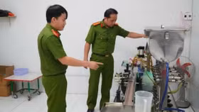 Chi nhánh Công ty Thịnh Cường sản xuất, buôn bán lượng lớn dầu gió giả mạo nhãn hiệu Eagle Brand
