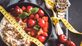 Mùa hè ăn quả gì để giữ vòng eo thon gọn?