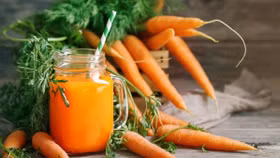 Nước ép cà rốt là một loại đồ uống giàu vitamin A, C, E, K cùng với các khoáng chất như kali và sắt