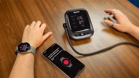 Khoác “áo công nghệ” cho sản phẩm giám sát sức khoẻ tại nhà