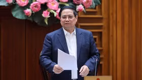 Thủ tướng Phạm Minh Chính chủ trì cuộc họp của Thường trực Chính phủ về nguồn kinh phí hỗ trợ bình ổn giá xăng dầu 