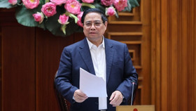 Thủ tướng Phạm Minh Chính chủ trì cuộc họp của Thường trực Chính phủ về nguồn kinh phí hỗ trợ bình ổn giá xăng dầu 