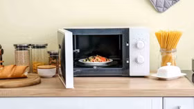 So kè loạt lò vi sóng nổi bật từ Toshiba, Black+Decker đến Bosch