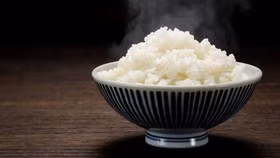 Cơm trắng là 1 trong những món ăn giúp đường ruột được nghỉ ngơi