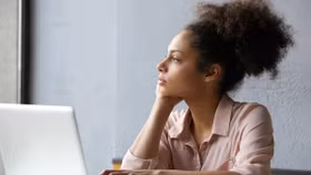 Giải mã thói quen “đầu óc để đâu đâu” và cách lấy lại sự chú ý