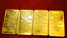 Giá vàng đồng loạt giảm, SJC mất thêm 500.000 đồng mỗi lượng