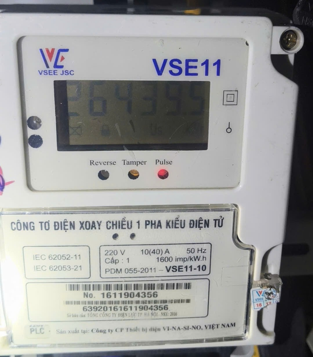 Tem công tơ điện của khách hàng bị rách 1711.jpg