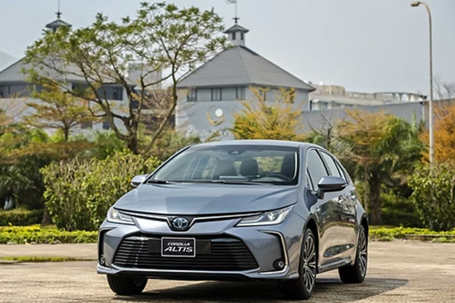 toyota-corolla-altis.jpg