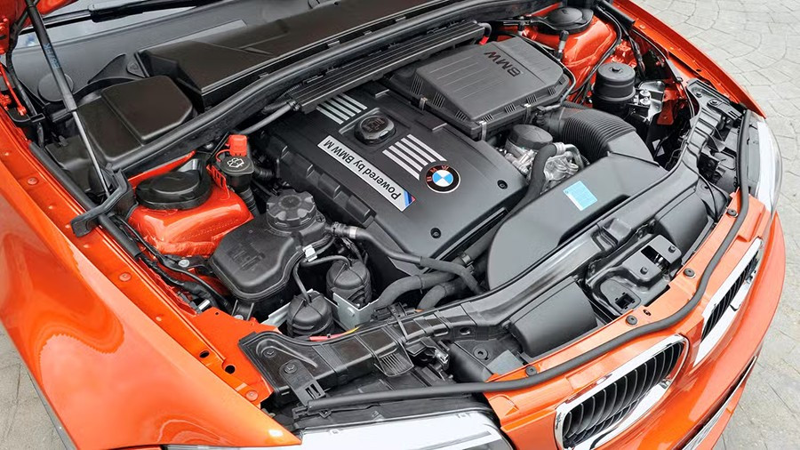 bmw-1m-coupe-dong-co.jpg