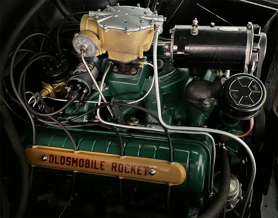oldsmobile-88-dong-co.jpg