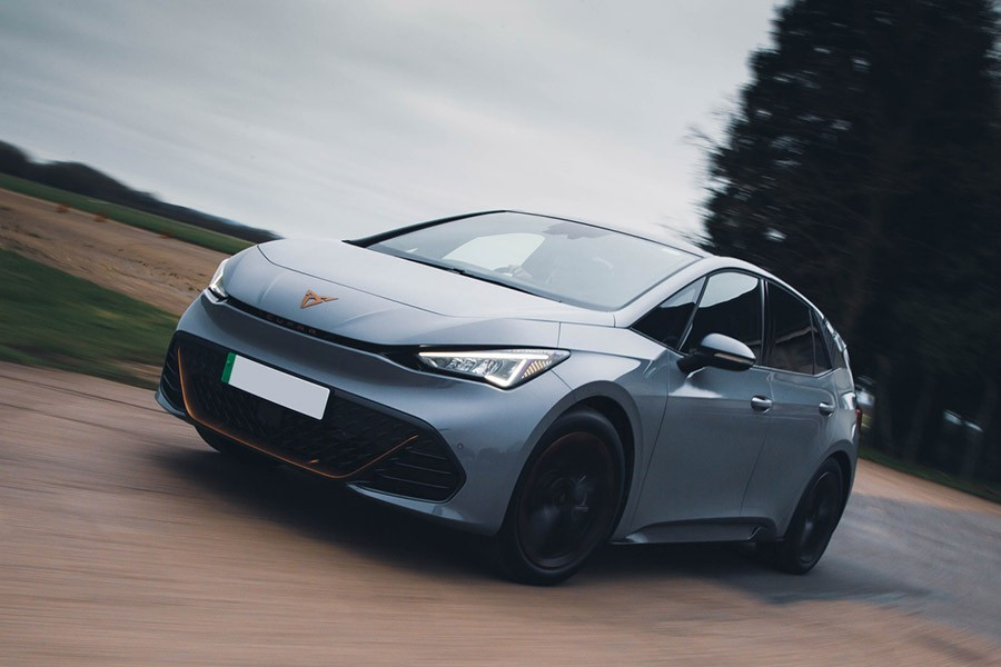 cupra-born.jpg