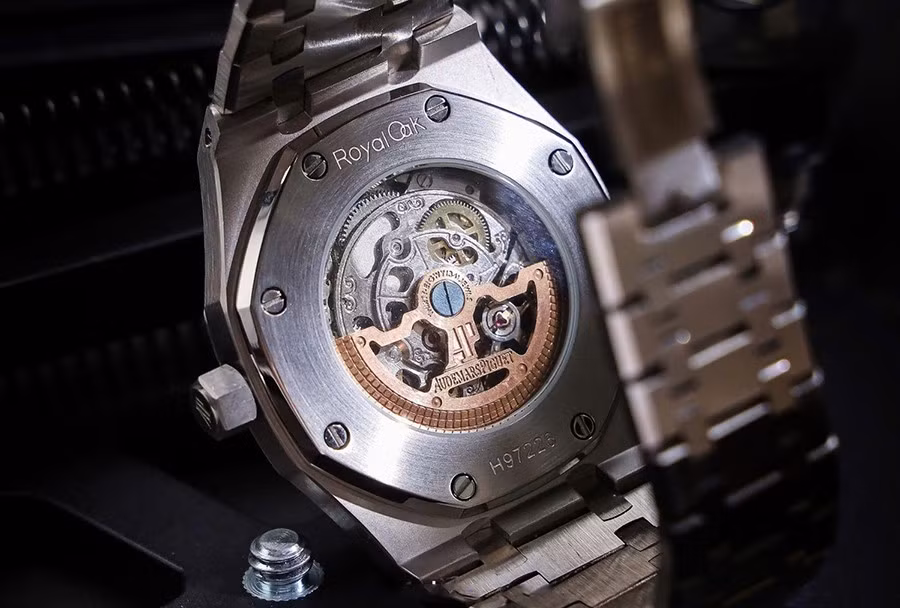 audemars-piguet-royal-oak-1.jpg.avif