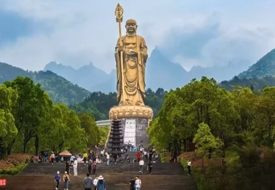 dai-tuong-dia-tang-vuong-bo-tat-99m.jpg.avif