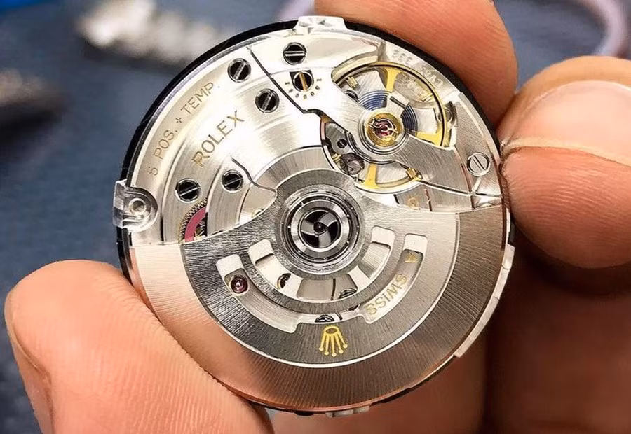 rolex-submariner.jpg.avif