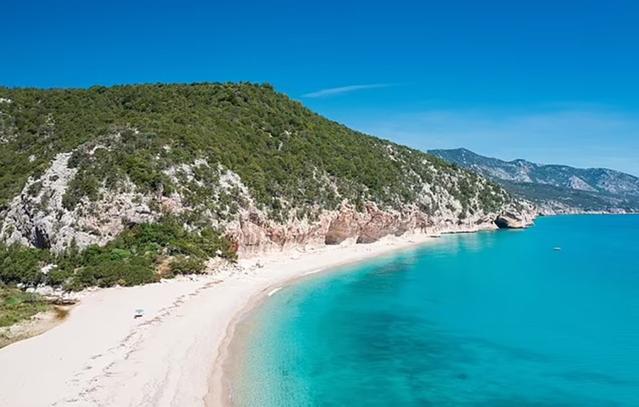 4-cala-luna-italia.jpg