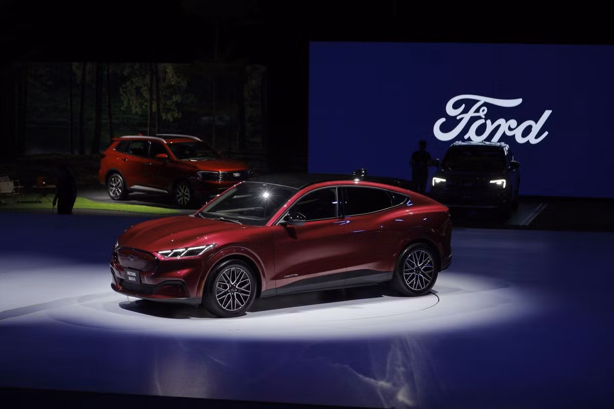 ford-mustang-mach-e-1.jpg