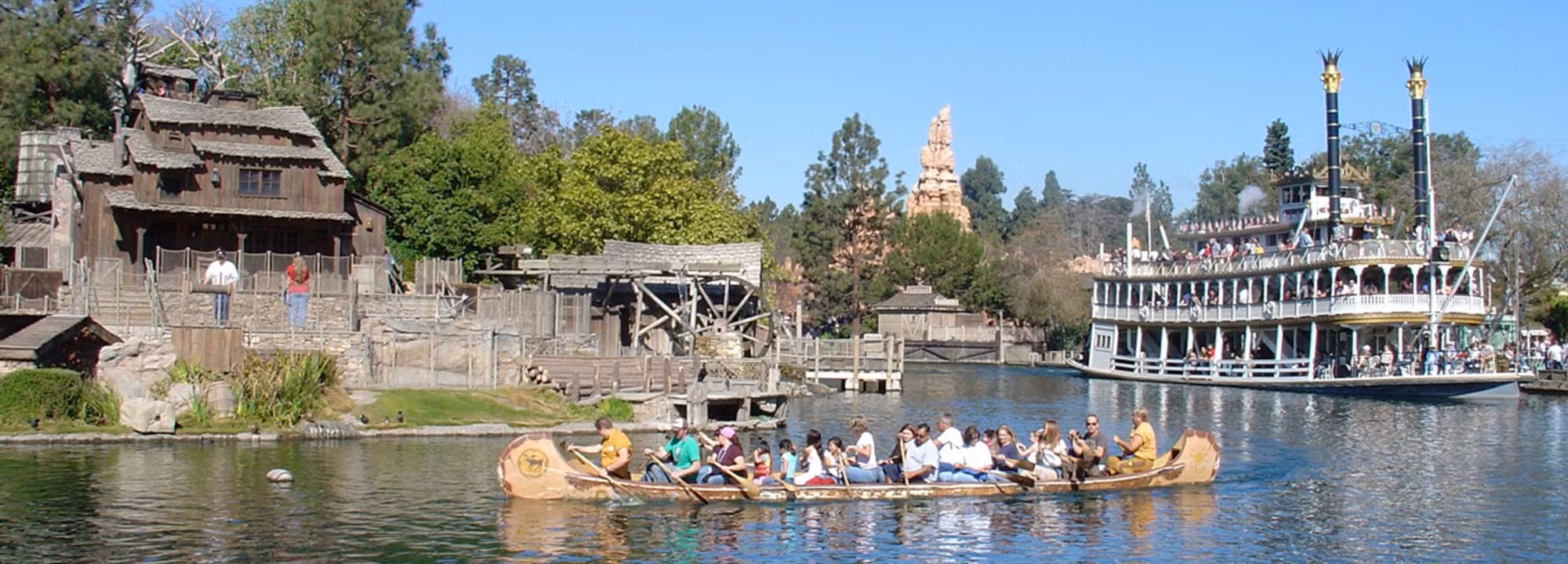 rivers-of-america-disneyland.jpg