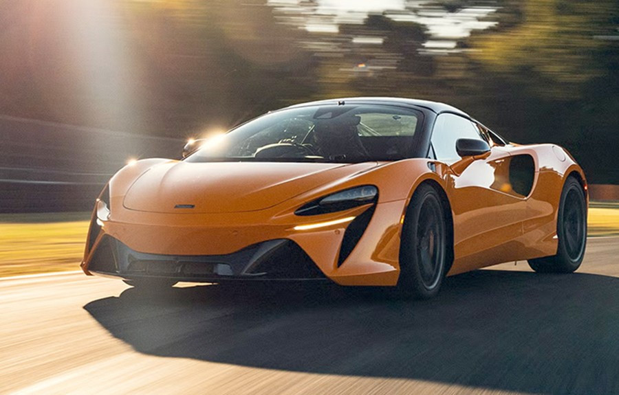 mclaren-artura.jpg