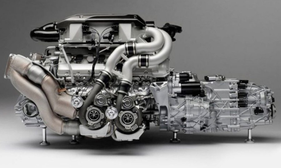 bugatti-chiron-super-sport-300-dong-co.jpg