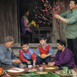 Mâm cỗ Tết cổ truyền trong kỷ nguyên số