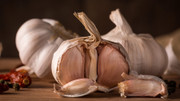 Ăn tỏi sống được xem là bí quyết vàng cho tim mạch, miễn dịch và tiêu hóa