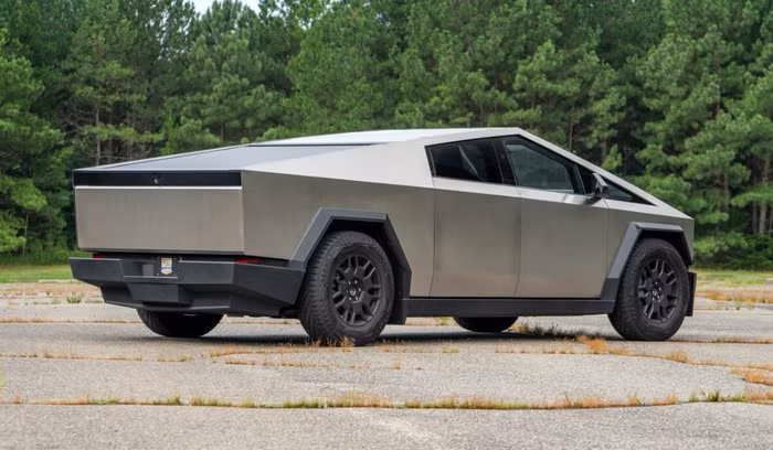 Tesla Cybertruck đầu tiên về Việt Nam là bản Foundation Series