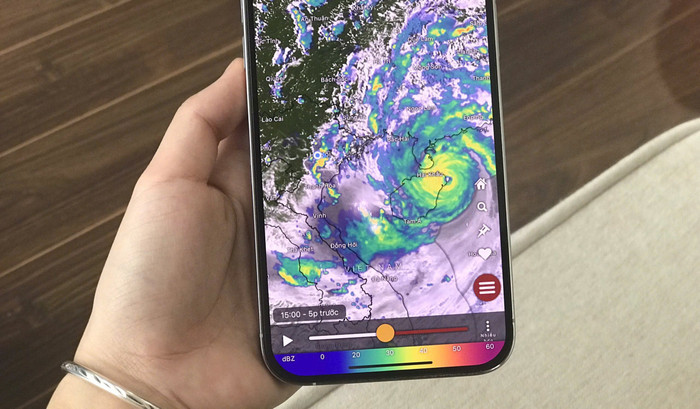 Người dùng Việt đua nhau tải ứng dụng theo dõi siêu bão Yagi