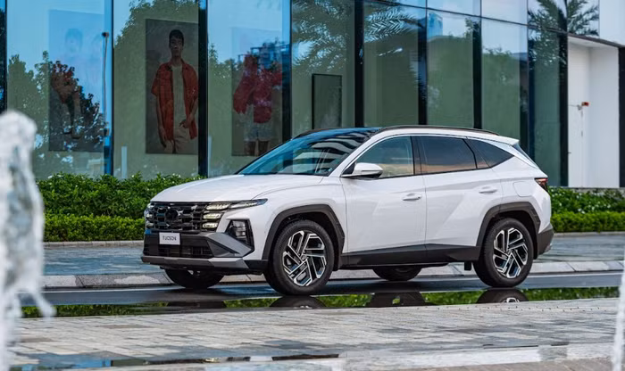 Hyundai Tucson thế hệ mới chính thức ra mắt khách Việt, giá thấp nhất 769 triệu đồng