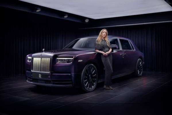 p90497184-phantom-syntopia-rolls-royce-and-iris-van-herpen-collaborate-on-a-bespoke-masterpiece-inspired-by-ha-599px.jpg