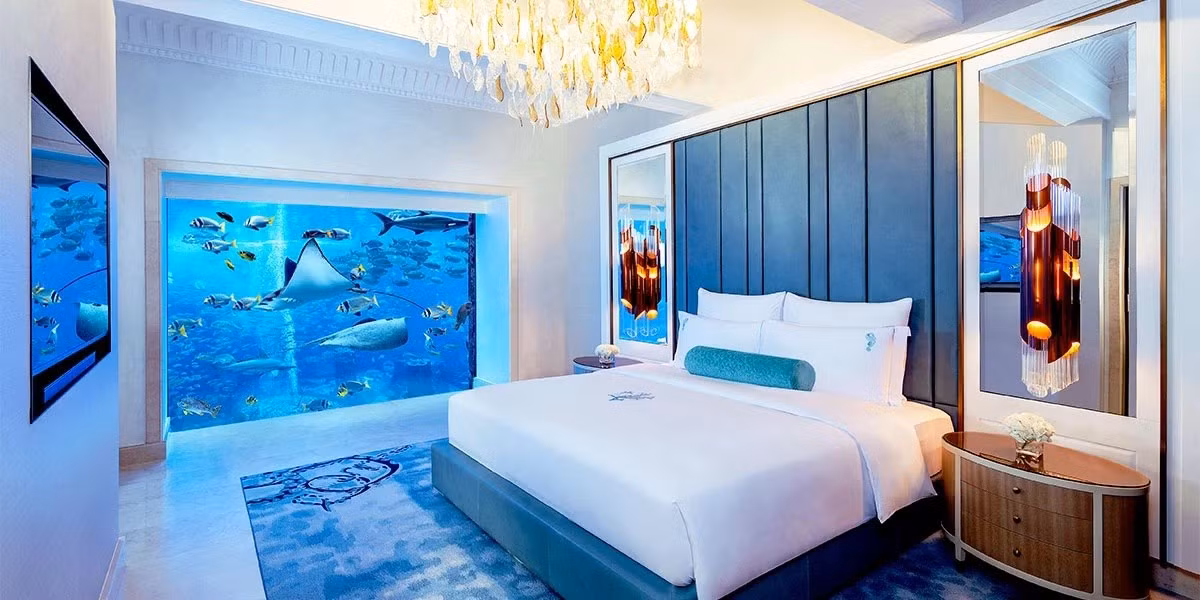 underwater-suite-bedroom-atlantis-the-palm-prestigious-venues.jpg