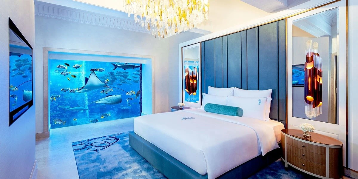 underwater-suite-bedroom-atlantis-the-palm-prestigious-venues.jpg