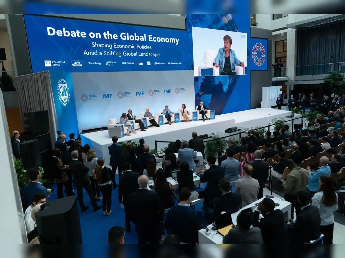 us-china-trade-war-clouds-global-economic-outlook-as-new-normal-emerges.jpg